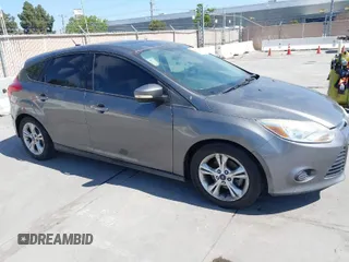 2014 Ford Focus SE z VIN 1FADP3K24EL199496, wystawiony jako IAAI lot #42025585 z przebiegiem 192 735 mil mil oraz . Historia ofert i sprzedaży dostępna na DreamBid. Obrazek 1.