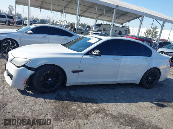 2014 BMW 7 Series 750i с VIN WBAYA8C58ED228444, выставлен на аукционе IAAI как лот 41665037 с пробегом 165 663 миль миль и . История ставок и продаж доступна на DreamBid. Изображение 14.