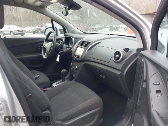 2015 Chevrolet Trax LS with VIN KL7CJKSB4FB129440, listed as a IAAI auction lot 41734339 with 37,772 mi miles. Bid and sale history available at carsss.com. Image 5.