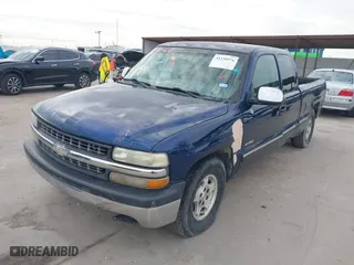 2000 Chevrolet Silverado 1500 LS with VIN 2GCEC19T1Y1408829, listed as a IAAI auction lot 41230976 with 314,324 mi miles. Bid and sale history available at carsss.com. Image 2.