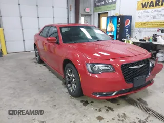 2015 Chrysler 300 S z VIN 2C3CCAGGXFH876340, wystawiony jako IAAI lot #41040559 z przebiegiem 127 398 mil mil oraz . Historia ofert i sprzedaży dostępna na DreamBid. Obrazek 1.