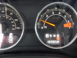 2014 Jeep Patriot Limited with VIN 1C4NJRCB7ED569805, listed as a IAAI auction lot 40854840 with 189,858 mi miles. Bid and sale history available at carsss.com. Image 15.