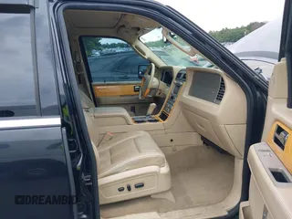 2009 Lincoln Navigator with VIN 5LMFU28529EJ01821, listed as a IAAI auction lot 42658727 with 130,855 mi miles and . Bid and sale history available at DreamBid. Image 5.