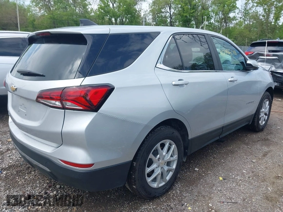 2022 Chevrolet Equinox LT z VIN 3GNAXKEV3NL135782, wystawiony jako IAAI lot #42155088 z przebiegiem 41 785 mil mil oraz . Historia ofert i sprzedaży dostępna na DreamBid. Obrazek 4.