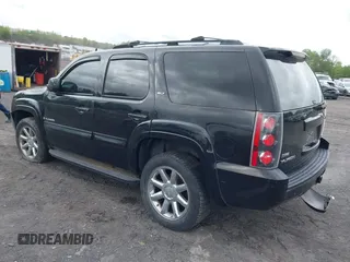 2007 GMC Yukon SLT z VIN 1GKFK13057R336128, wystawiony jako IAAI lot #42301778 z przebiegiem 153 227 mil mil oraz . Historia ofert i sprzedaży dostępna na DreamBid. Obrazek 3.