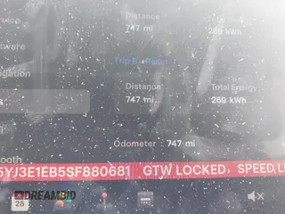 2025 Tesla Model 3 Long Range z VIN 5YJ3E1EB5SF880681, wystawiony jako IAAI lot #41429855 z przebiegiem 747 mil mil oraz . Historia ofert i sprzedaży dostępna na DreamBid. Obrazek 7.