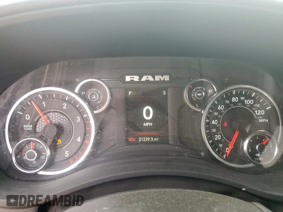 2024 Ram 2500 Big Horn z VIN 3C6UR5DL5RG233994, wystawiony jako Copart lot #59522945 z przebiegiem 21 239 mil mil oraz Szkoda całkowita • Salvage title. Historia ofert i sprzedaży dostępna na DreamBid. Obrazek 9.