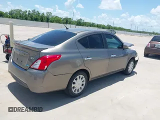2016 Nissan Versa SV z VIN 3N1CN7AP2GL855060, wystawiony jako IAAI lot #42436960 z przebiegiem 120 271 mil mil oraz . Historia ofert i sprzedaży dostępna na DreamBid. Obrazek 4.