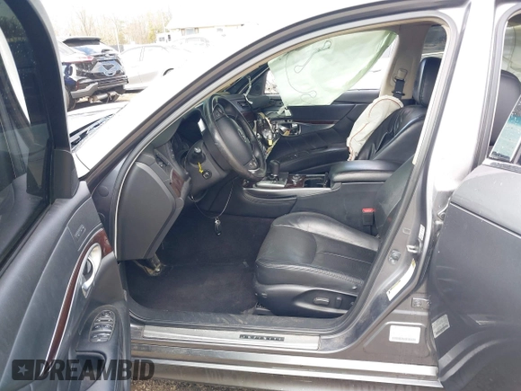 2016 Infiniti Q70 with VIN JN1BY1AR0GM270212, listed as a IAAI auction lot 41889159 with 108,760 mi miles. Bid and sale history available at carsss.com. Image 5.