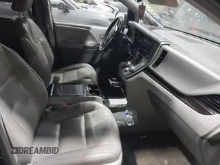 2018 Toyota Sienna XLE Auto Access Seat with VIN 5TDYZ3DC1JS960019, listed as a IAAI auction lot 41491992 with 128,021 mi miles. Bid and sale history available at carsss.com. Image 5.