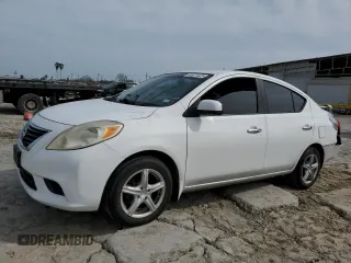2014 Nissan Versa SV with VIN 3N1CN7AP0EL826895, listed as a Copart auction lot 45021425 with 107,729 mi miles and Salvage Title. Bid and sale history available at DreamBid. Image 1.