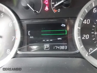 2014 Nissan Sentra SV with VIN 3N1AB7AP8EY260181, listed as a IAAI auction lot 41897517 with 174,384 mi miles. Bid and sale history available at carsss.com. Image 7.