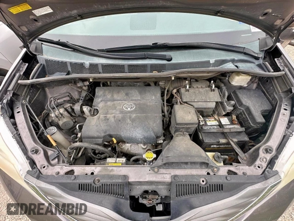 2013 Toyota Sienna XLE z VIN 5TDDK3DC1DS062365, wystawiony jako Copart lot #61709045 z przebiegiem 252 932 mil mil oraz Czysty tytuł • Clean title. Historia ofert i sprzedaży dostępna na DreamBid. Obrazek 7.