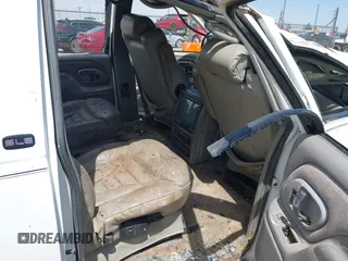 1999 GMC Suburban with VIN 1GDFK16R0XJ728255, listed as a IAAI auction lot 42230595 with Not provided miles and . Bid and sale history available at DreamBid. Image 8.
