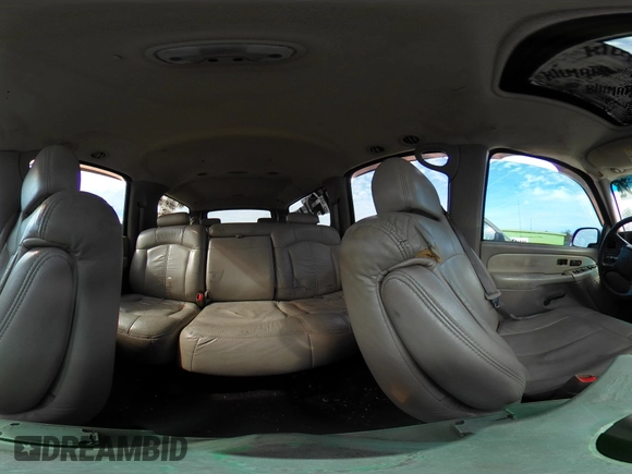 2001 Chevrolet Suburban LS with VIN 3GNGK26U11G231007, listed as a IAAI auction lot 41452238 with 339,628 mi miles. Bid and sale history available at carsss.com. Image 18.