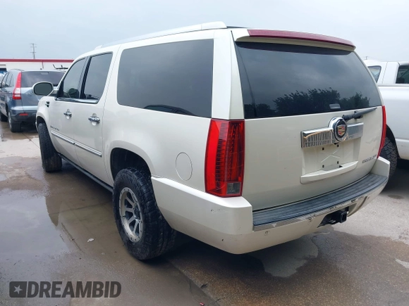 2007 Cadillac Escalade ESV с VIN 1GYFK66847R416492, выставлен на аукционе IAAI как лот 42285359 с пробегом 226 787 миль миль и . История ставок и продаж доступна на DreamBid. Изображение 3.