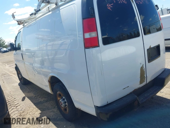 2008 GMC Savana Cargo with VIN 1GTGG25C581185130, listed as a IAAI auction lot 41969370 with 139,437 mi miles and . Bid and sale history available at carsss.com. Image 3.