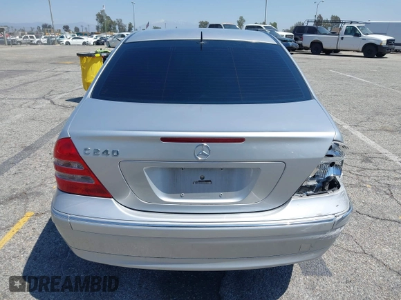 2001 Mercedes-Benz C 230/260/280/320 with VIN WDBRF61J41F104908, listed as a IAAI auction lot 42003924 with Not Provided miles and . Bid and sale history available at DreamBid. Image 16.