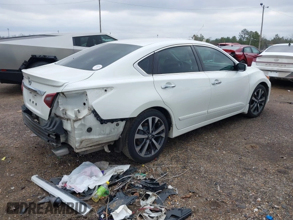 2017 Nissan Altima SR with VIN 1N4AL3AP4HN326560, listed as a IAAI auction lot 41349728 with 153,960 mi miles and . Bid and sale history available at carsss.com. Image 4.