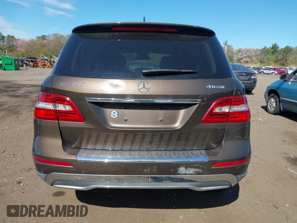 2014 Mercedes-Benz M 350 with VIN 4JGDA5HB3EA269415, listed as a IAAI auction lot 42118165 with 73,149 mi miles and . Bid and sale history available at DreamBid. Image 16.