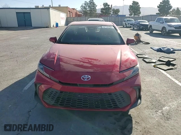2025 Toyota Camry LE with VIN 4T1DAACK2SU098084, listed as a Copart auction lot 47142905 with 2,331 mi miles and Salvage Title. Bid and sale history available at carsss.com. Image 10.
