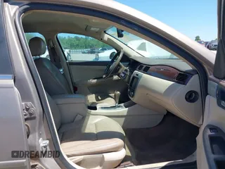 2006 Chevrolet Impala LT 3.9L with VIN 2G1WC581869235944, listed as a IAAI auction lot 42060068 with 300,867 mi miles and . Bid and sale history available at DreamBid. Image 5.