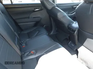 2023 Toyota Highlander L z VIN 5TDKDRBH2PS018091, wystawiony jako IAAI lot #42060302 z przebiegiem 26 267 mil mil oraz . Historia ofert i sprzedaży dostępna na DreamBid. Obrazek 8.