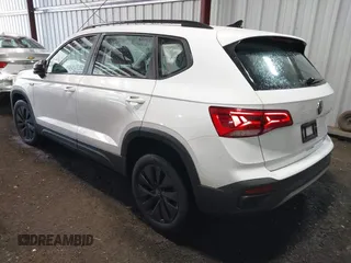 2023 Volkswagen Taos S z VIN 3VVCX7B22PM307548, wystawiony jako IAAI lot #42139747 z przebiegiem 34 299 mil mil oraz . Historia ofert i sprzedaży dostępna na DreamBid. Obrazek 3.