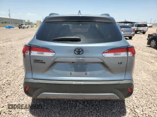 2023 Toyota Corolla Cross LE z VIN 7MUCAAAG3PV065644, wystawiony jako Copart lot #57070455 z przebiegiem 20 229 mil mil oraz Szkoda całkowita • Salvage title. Historia ofert i sprzedaży dostępna na DreamBid. Obrazek 6.