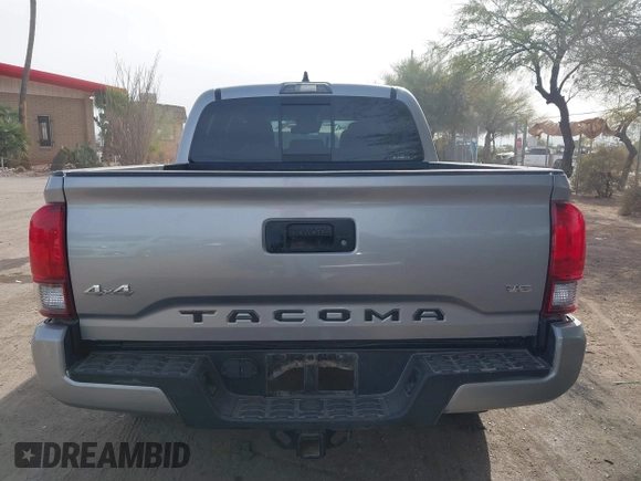 2020 Toyota Tacoma SR5 with VIN 3TMCZ5AN1LM324828, listed as a IAAI auction lot 40977362 with 33,906 mi miles and . Bid and sale history available at DreamBid. Image 16.