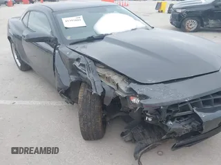 2012 Chevrolet Camaro 2LS z VIN 2G1FA1E34C9163205, wystawiony jako IAAI lot #41395889 z przebiegiem 40 765 mil mil oraz . Historia ofert i sprzedaży dostępna na DreamBid. Obrazek 6.