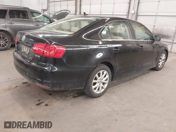2013 Volkswagen Jetta Sedan SE with VIN 3VWDP7AJ3DM388564, listed as a IAAI auction lot 41781350 with 255,357 mi miles. Bid and sale history available at carsss.com. Image 4.