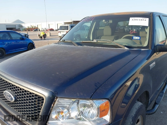 2004 Ford F-150 XLT with VIN 1FTPW12564KC50039, listed as a IAAI auction lot 42011854 with 276,885 mi miles and . Bid and sale history available at DreamBid. Image 6.