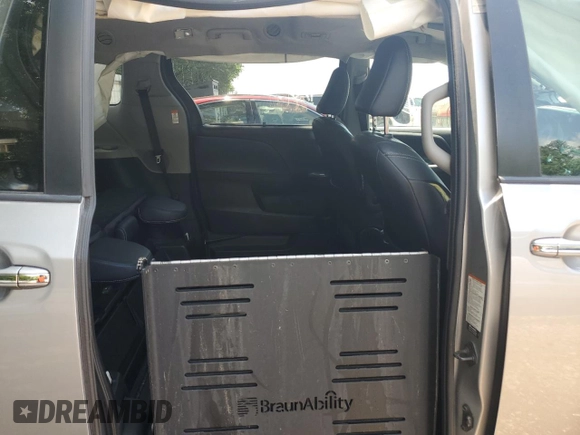 2015 Toyota Sienna SE with VIN 5TDXK3DCXFS580975, listed as a Copart auction lot 56309505 with 154,073 mi miles and Salvage title. Bid and sale history available at DreamBid. Image 11.