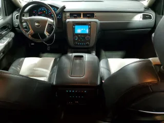 2007 Chevrolet Suburban LTZ с VIN 3GNFK16337G264385, выставлен на аукционе Copart как лот 61901695 с пробегом 212 878 миль миль и Чистый • Clean title. История ставок и продаж доступна на DreamBid. Изображение 8.