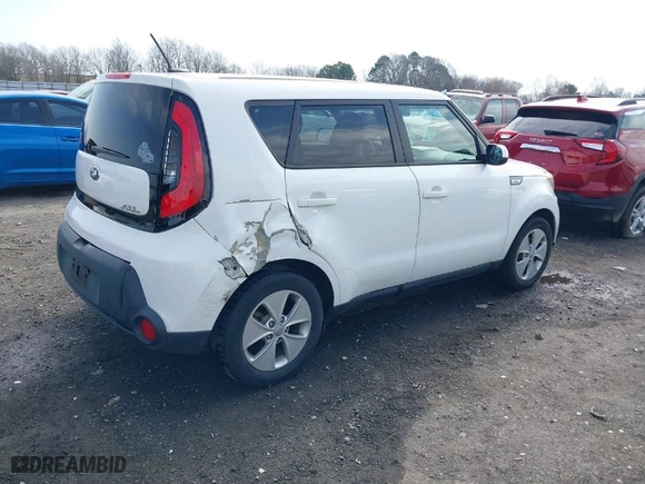 2015 Kia Soul with VIN KNDJN2A2XF7157813, listed as a IAAI auction lot 41692105 with 132,416 mi miles. Bid and sale history available at carsss.com. Image 4.