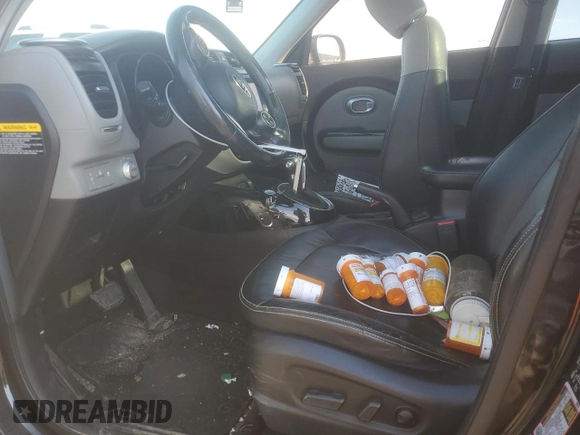 2016 Kia Soul + z VIN KNDJP3A5XG7291779, wystawiony jako Copart lot #56188945 z przebiegiem 110 063 mil mil oraz Szkoda całkowita • Salvage title. Historia ofert i sprzedaży dostępna na DreamBid. Obrazek 7.