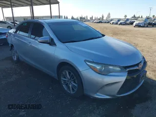 2015 Toyota Camry XLE with VIN 4T1BF1FK7FU886921, listed as a IAAI auction lot 41626611 with 171,377 mi miles. Bid and sale history available at carsss.com. Image 1.