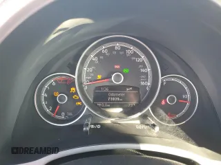 2018 Volkswagen Beetle S z VIN 3VW5DAAT4JM504510, wystawiony jako Copart lot #42905395 z przebiegiem 71 039 mil mil oraz Szkoda całkowita • Salvage title. Historia ofert i sprzedaży dostępna na DreamBid. Obrazek 9.