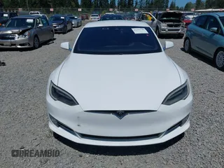 2016 Tesla Model S 90D z VIN 5YJSA1E29GF160332, wystawiony jako IAAI lot #42593749 z przebiegiem 92 702 mil mil oraz . Historia ofert i sprzedaży dostępna na DreamBid. Obrazek 13.