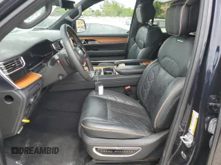 2024 Jeep Grand Wagoneer Series III с VIN 1C4SJSGP1RS183821, выставлен на аукционе Copart как лот 56698565 с пробегом 20 259 миль миль и Чистый • Clean title. История ставок и продаж доступна на DreamBid. Изображение 7.