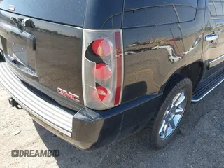 2007 GMC Yukon Denali z VIN 1GKFK63837J170466, wystawiony jako IAAI lot #42227987 z przebiegiem 173 364 mil mil oraz . Historia ofert i sprzedaży dostępna na DreamBid. Obrazek 6.