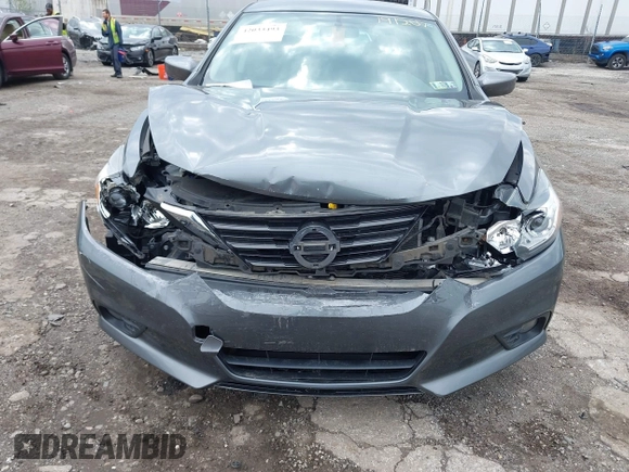 2018 Nissan Altima SR with VIN 1N4AL3AP0JC191207, listed as a IAAI auction lot 42033493 with 104,822 mi miles and . Bid and sale history available at carsss.com. Image 6.