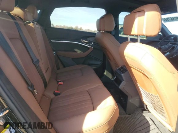 2024 Audi Q8 e-tron Sportback S line Premium Plus z VIN WA1CAAGE6RB031248, wystawiony jako Copart lot #82036714 z przebiegiem 7 671 mil mil oraz Szkoda całkowita • Salvage title. Historia ofert i sprzedaży dostępna na DreamBid. Obrazek 11.