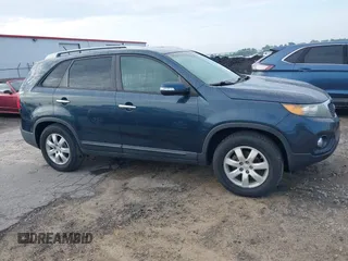 2012 Kia Sorento LX with VIN 5XYKT4A68CG197508, listed as a IAAI auction lot 42082566 with 195,862 mi miles. Bid and sale history available at carsss.com. Image 16.