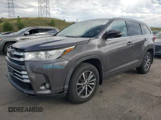 2018 Toyota Highlander SE с VIN 5TDJZRFH8JS538021, выставлен на аукционе Copart как лот 63496775 с пробегом 43 586 миль миль и Списание • Salvage title. История ставок и продаж доступна на DreamBid. Изображение 1.