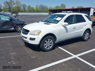 2007 Mercedes-Benz M-Class 3.5L with VIN 4JGBB86E17A231154, listed as a IAAI auction lot 42019561 with 1 mi miles. Bid and sale history available at carsss.com. Image 2.