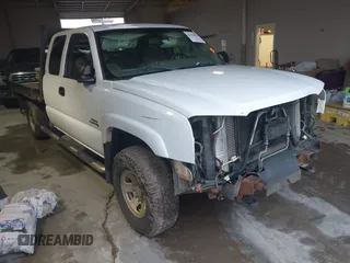 2004 Chevrolet Silverado 3500 z VIN 1GCHK39284E265681, wystawiony jako IAAI lot #41435024 z przebiegiem 305 340 mil mil oraz . Historia ofert i sprzedaży dostępna na DreamBid. Obrazek 1.