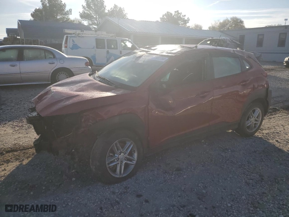 2021 Hyundai Kona SE with VIN KM8K1CAA8MU703886, listed as a Copart auction lot 77982794 with 80,330 mi miles and Salvage Title. Bid and sale history available at carsss.com. Image 1.