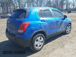 2016 Chevrolet Trax LS with VIN KL7CJKSB6GB609688, listed as a IAAI auction lot 41767569 with 86,315 mi miles. Bid and sale history available at carsss.com. Image 4.